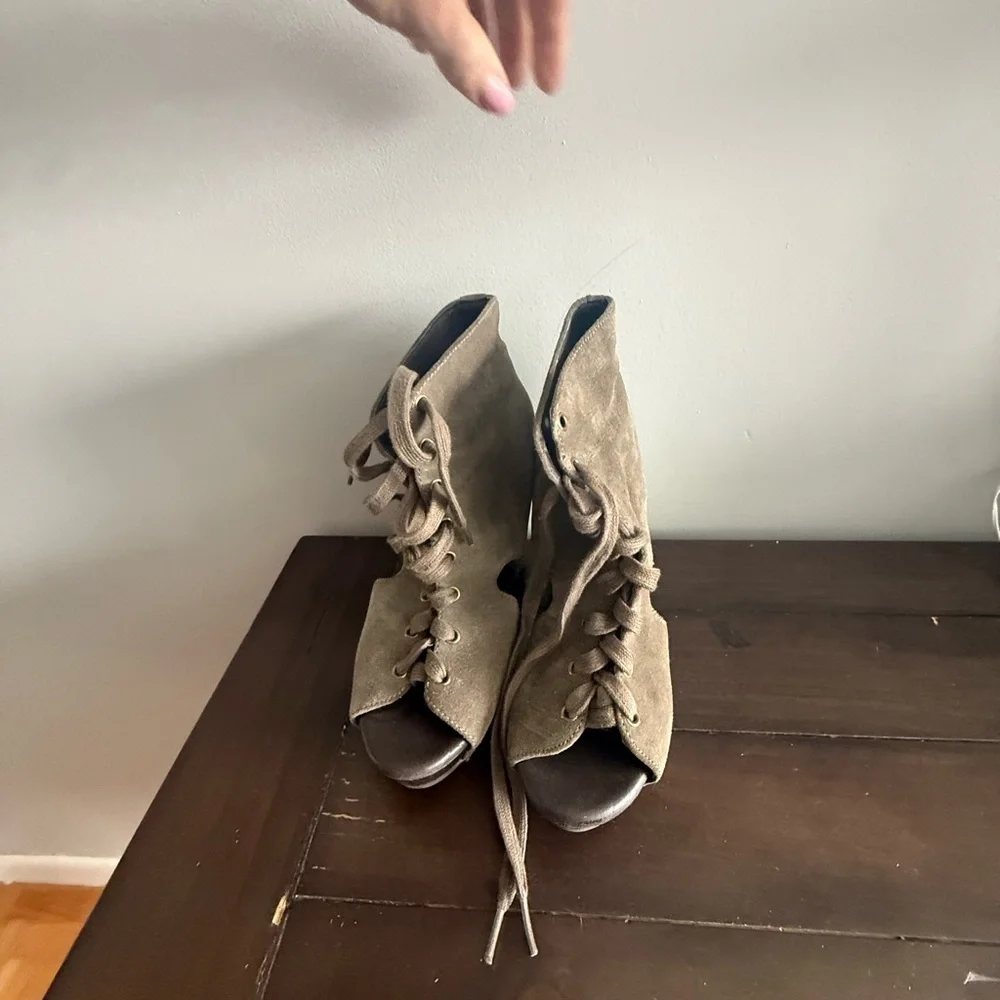 Lucky Brand Suede Lace-Up Cutout Wedge Booties Size 8M